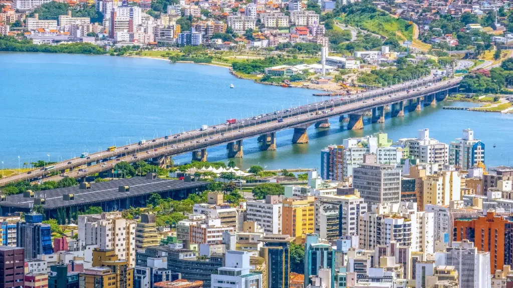 Com quantos anos pode viajar sozinho